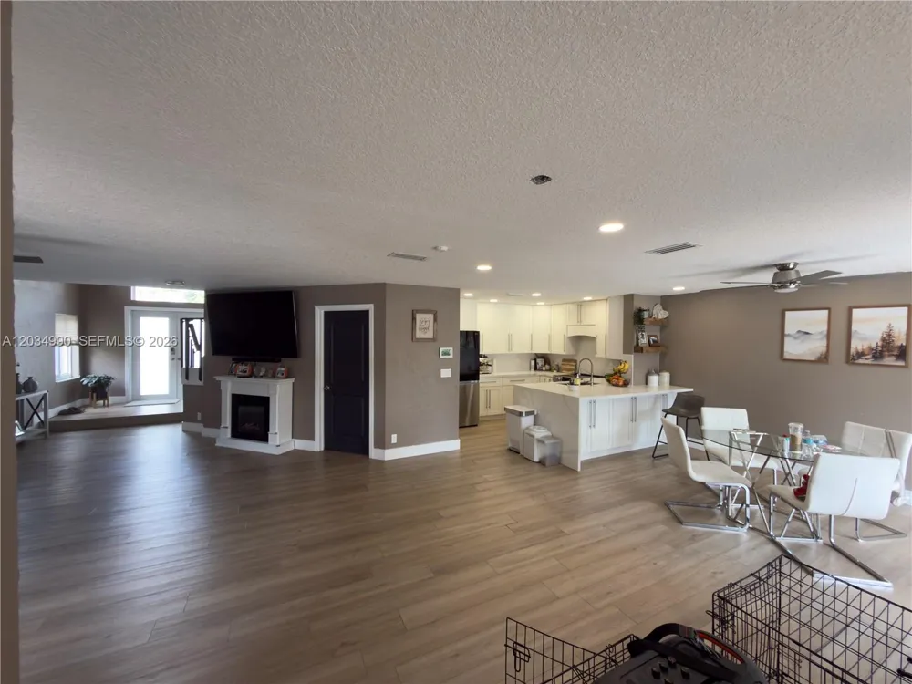 8404 SW 42nd Ct Davie, FL 33328