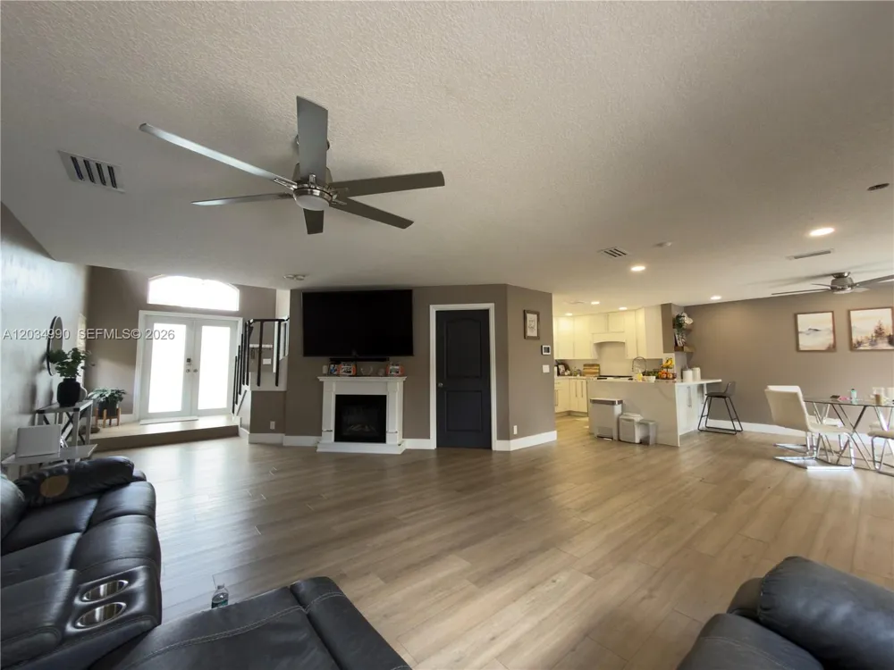 8404 SW 42nd Ct Davie, FL 33328