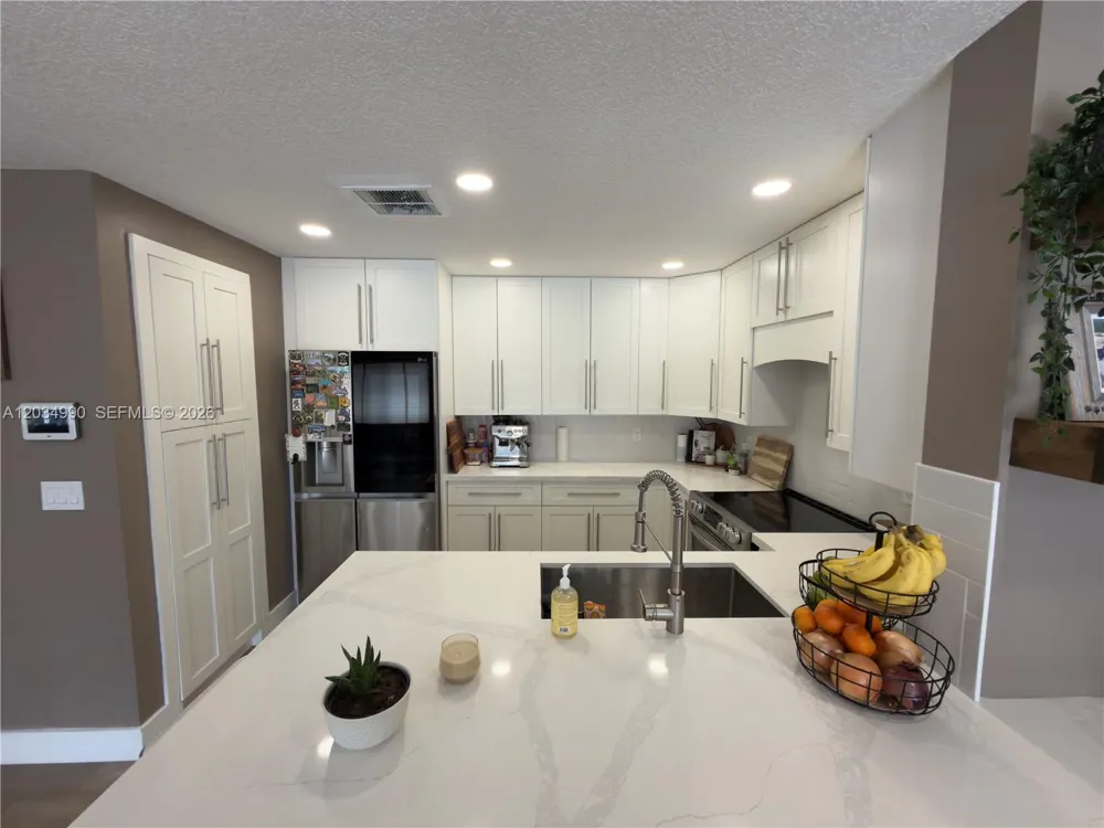 8404 SW 42nd Ct Davie, FL 33328