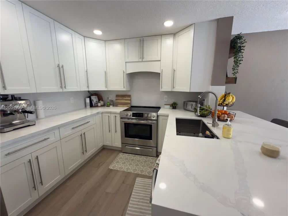 8404 SW 42nd Ct Davie, FL 33328
