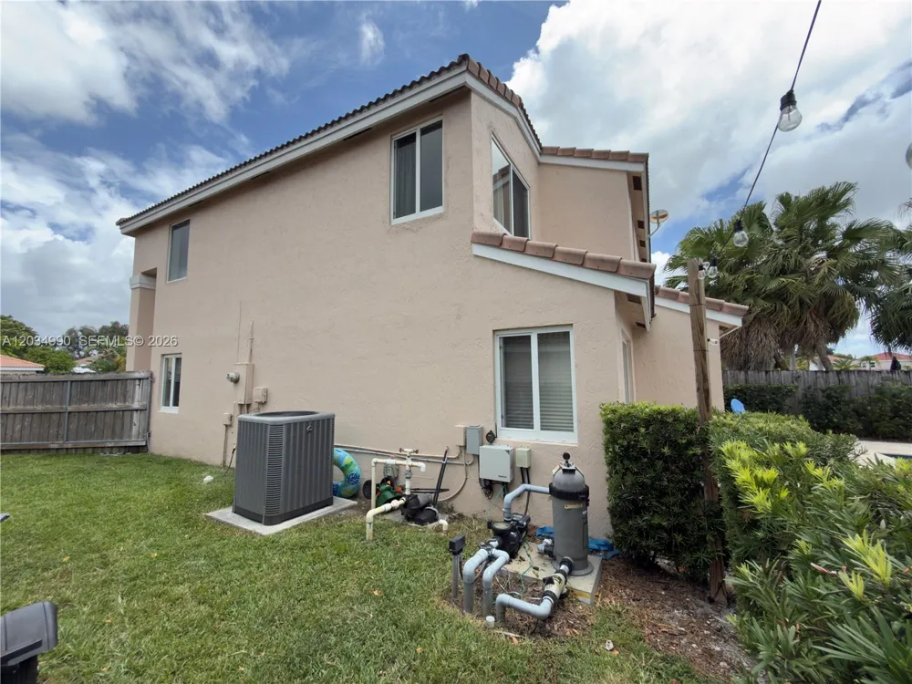 8404 SW 42nd Ct Davie, FL 33328