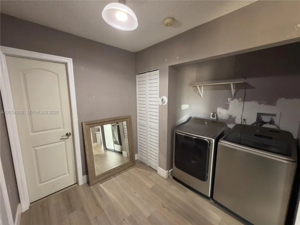 8404 SW 42nd Ct Davie, FL 33328