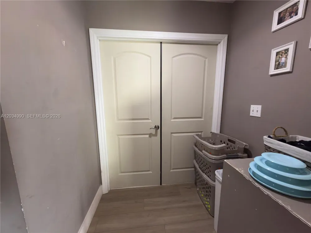 8404 SW 42nd Ct Davie, FL 33328