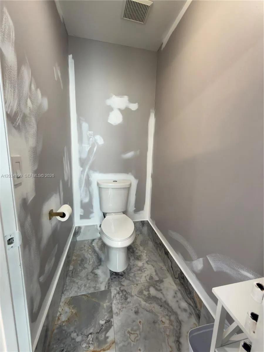 8404 SW 42nd Ct Davie, FL 33328