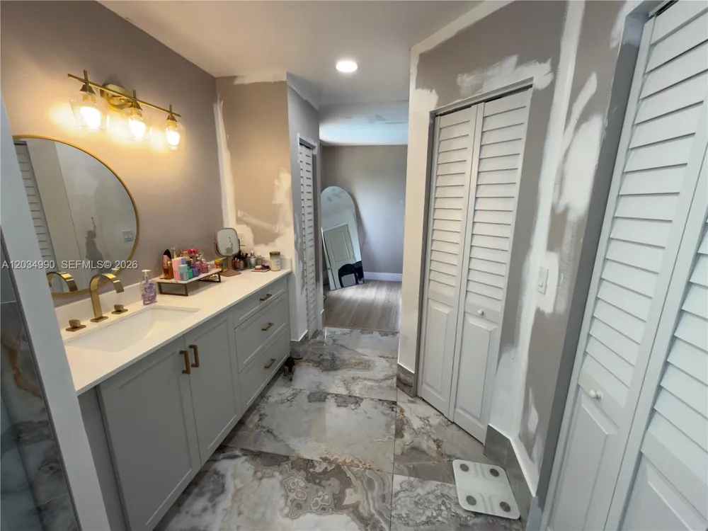 8404 SW 42nd Ct Davie, FL 33328