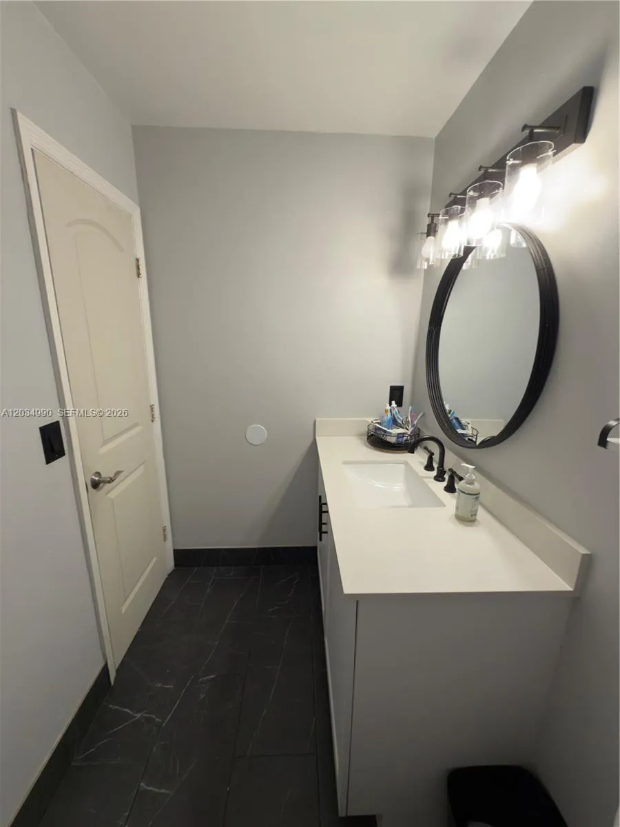 8404 SW 42nd Ct Davie, FL 33328