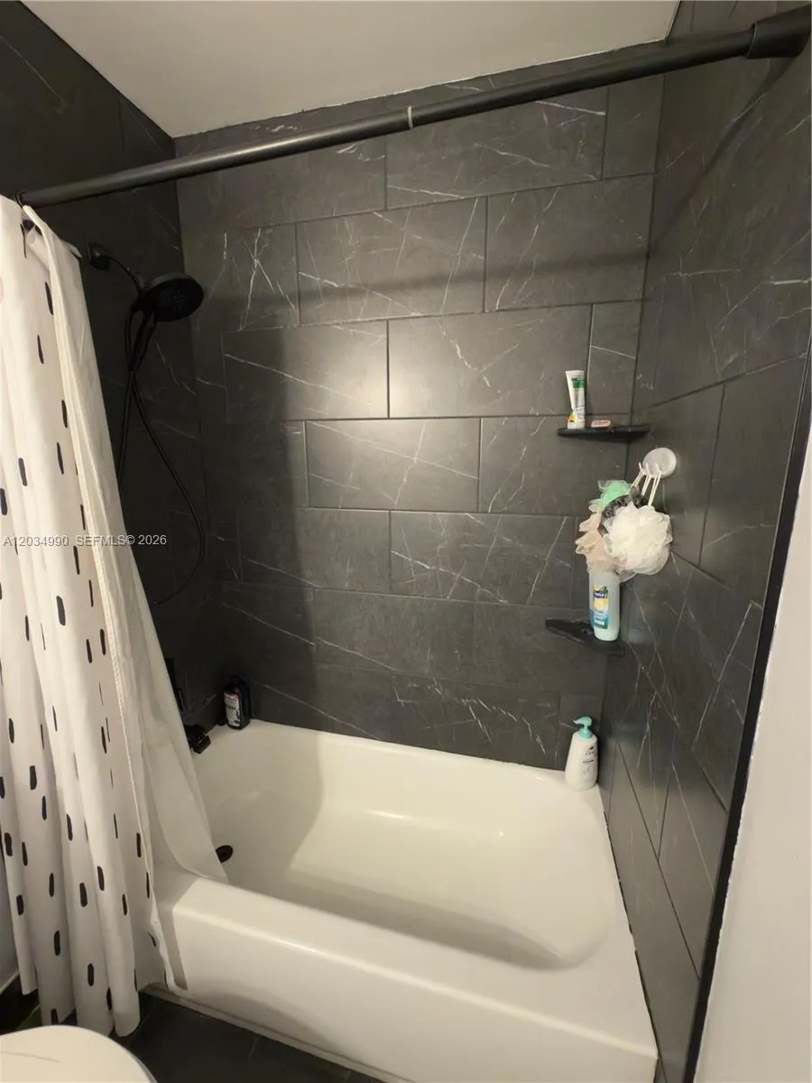 8404 SW 42nd Ct Davie, FL 33328