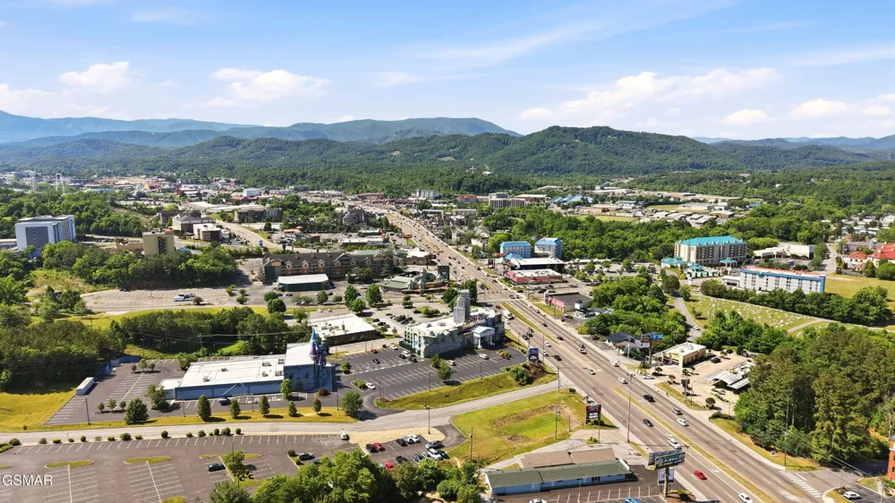 124 Plaza Drive #1104 Pigeon Forge, TN 37863
