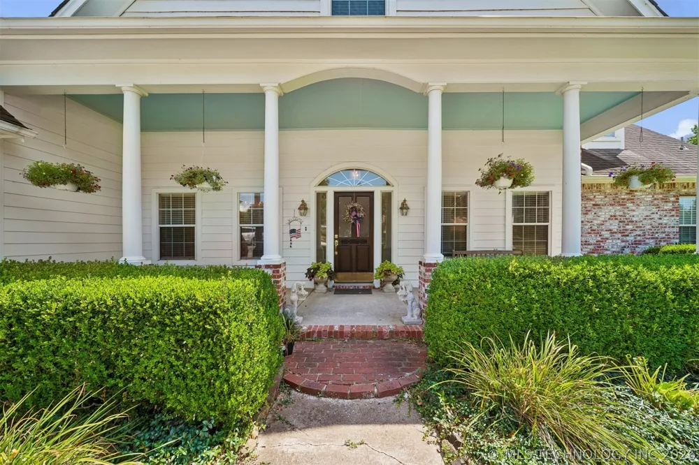 1406 NE Oakridge Drive Claremore, OK 74017
