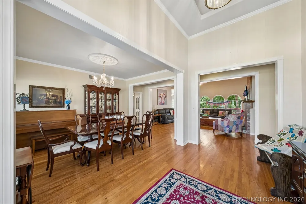 1406 NE Oakridge Drive Claremore, OK 74017