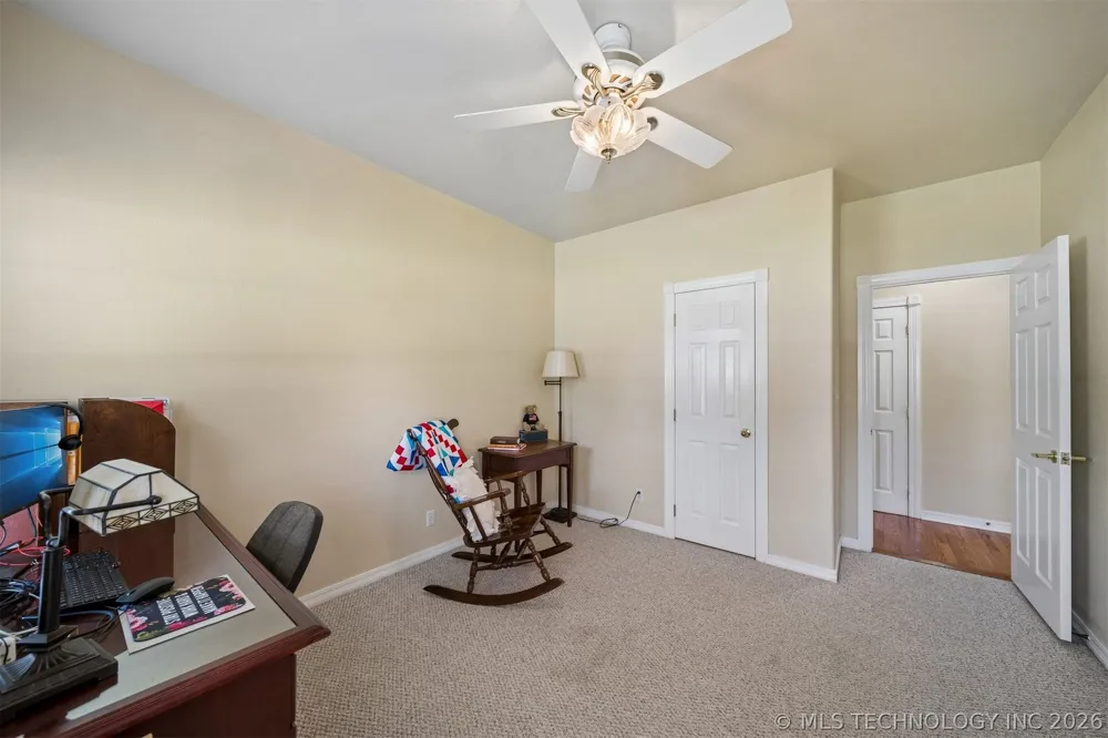 1406 NE Oakridge Drive Claremore, OK 74017