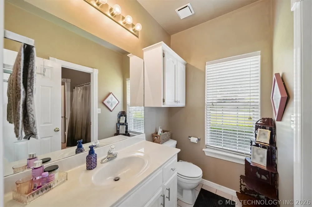 1406 NE Oakridge Drive Claremore, OK 74017