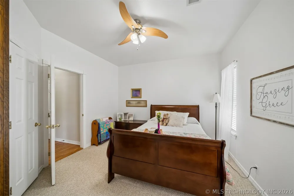1406 NE Oakridge Drive Claremore, OK 74017