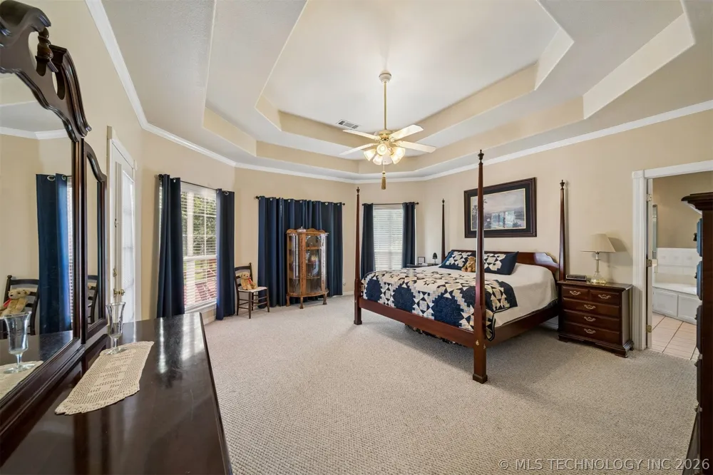 1406 NE Oakridge Drive Claremore, OK 74017