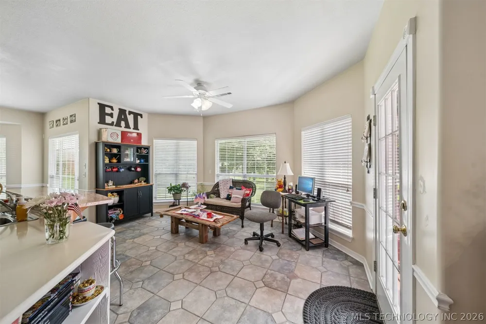 1406 NE Oakridge Drive Claremore, OK 74017