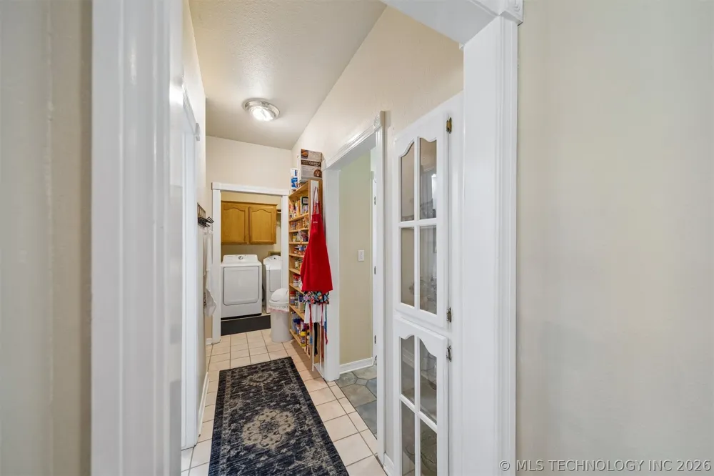 1406 NE Oakridge Drive Claremore, OK 74017