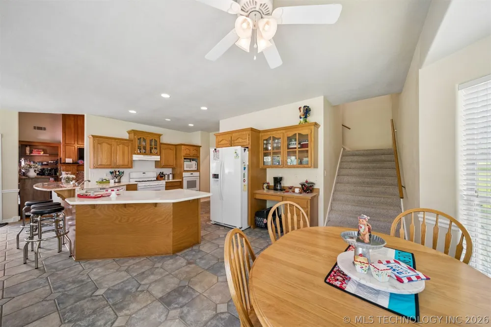 1406 NE Oakridge Drive Claremore, OK 74017
