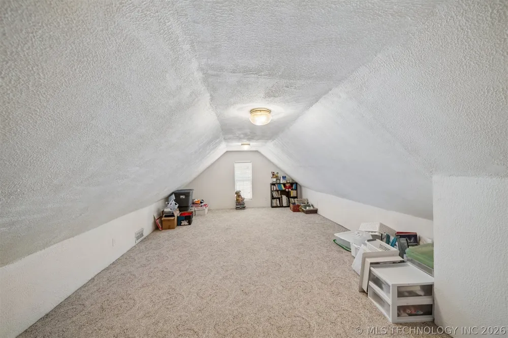 1406 NE Oakridge Drive Claremore, OK 74017