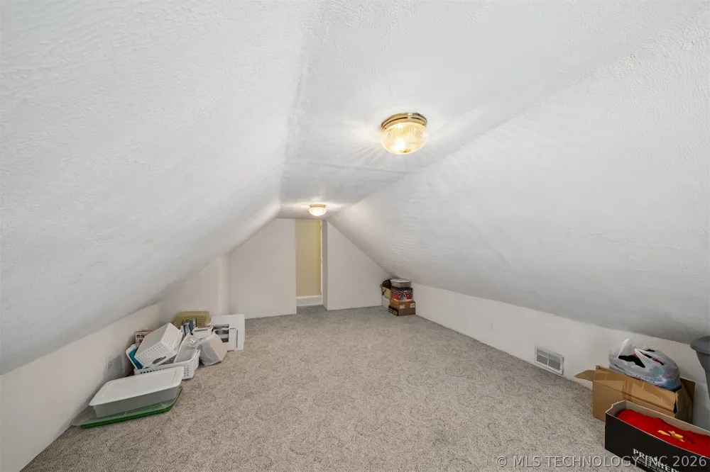 1406 NE Oakridge Drive Claremore, OK 74017