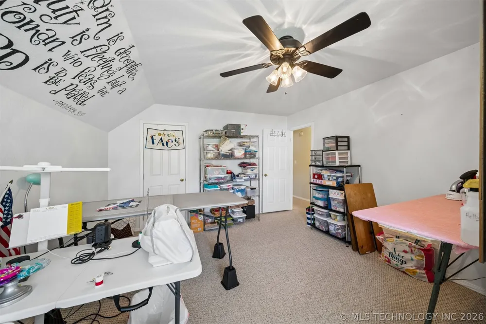 1406 NE Oakridge Drive Claremore, OK 74017