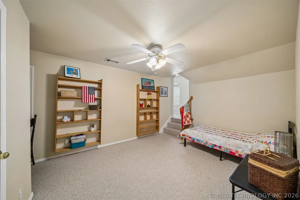 1406 NE Oakridge Drive Claremore, OK 74017