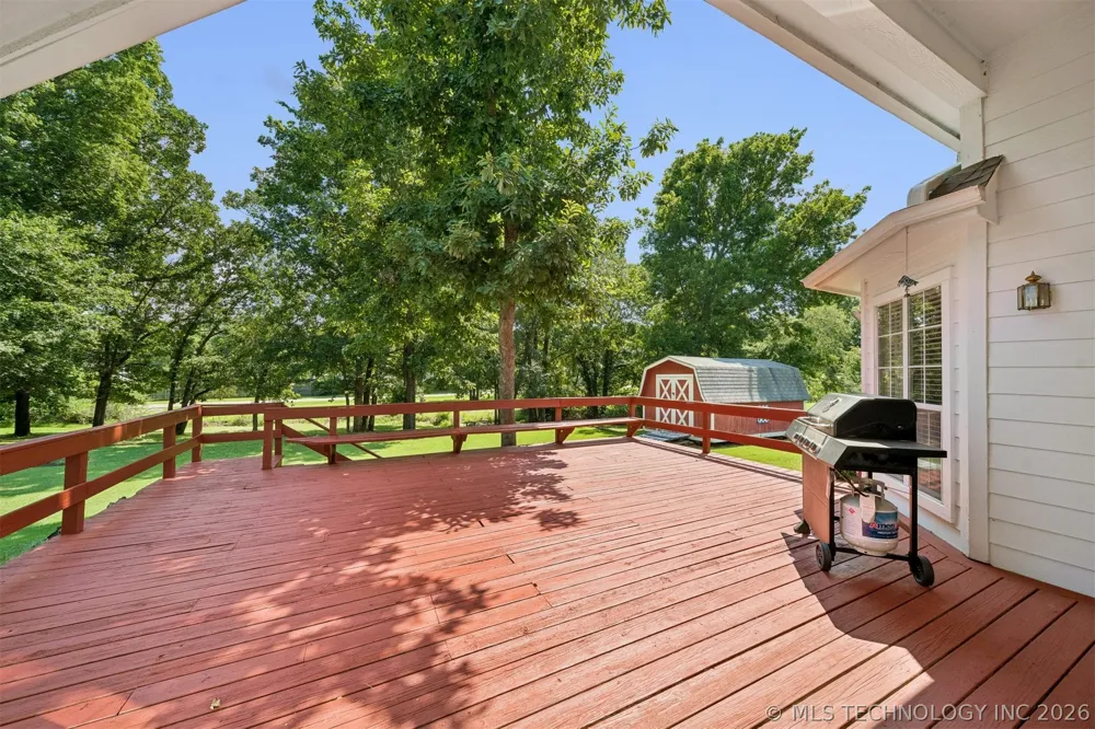 1406 NE Oakridge Drive Claremore, OK 74017