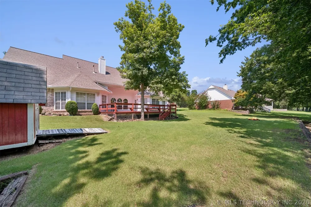 1406 NE Oakridge Drive Claremore, OK 74017