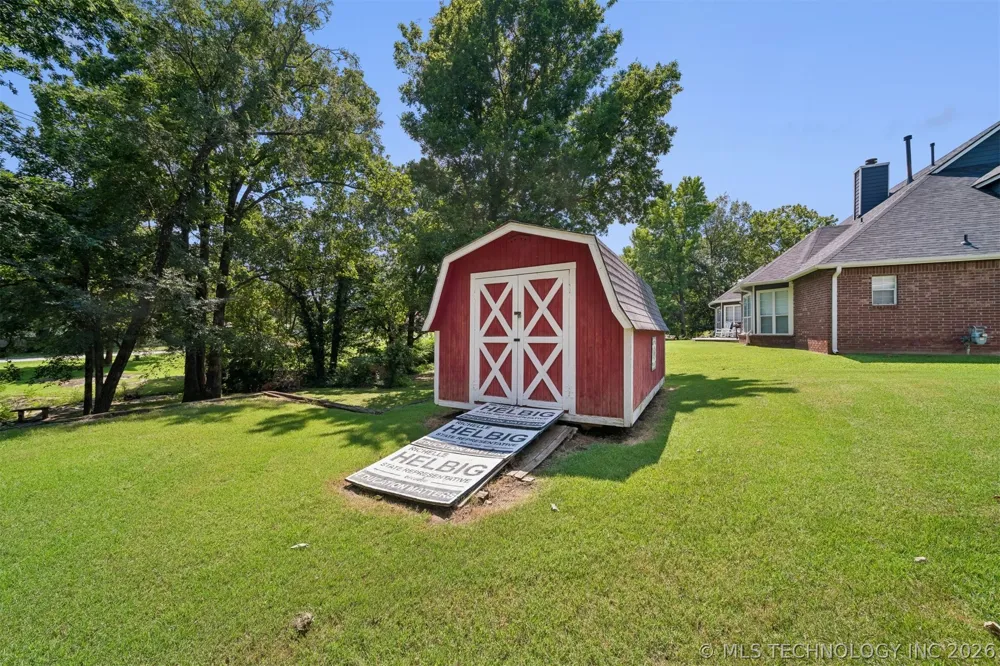 1406 NE Oakridge Drive Claremore, OK 74017