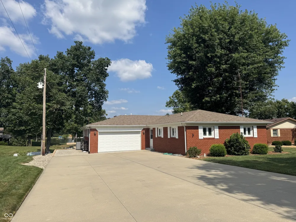 205 W Oneida Trail Greensburg, IN 47240