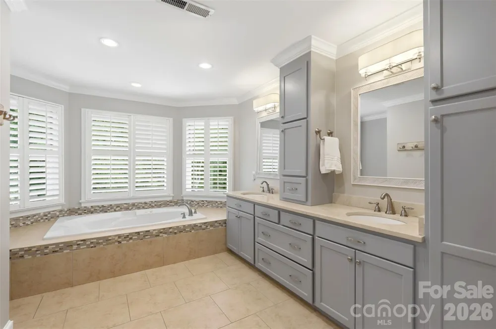170 S Kimberly Road Davidson, NC 28036