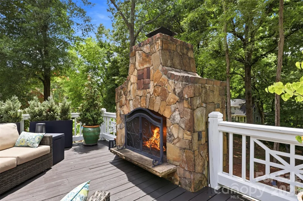170 S Kimberly Road Davidson, NC 28036