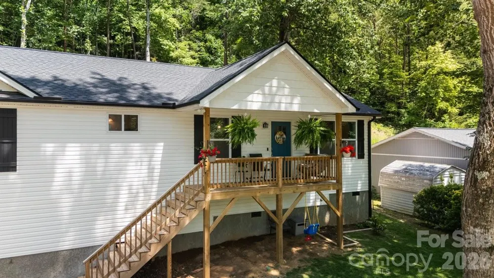 98 Dryid Hill Road Swannanoa, NC 28778