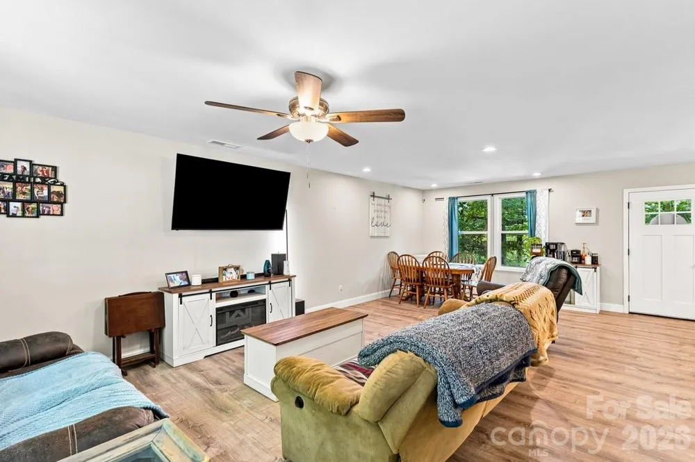 98 Dryid Hill Road Swannanoa, NC 28778
