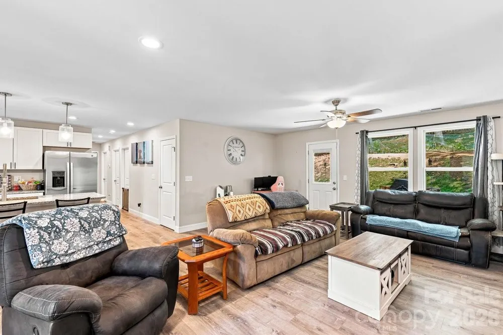 98 Dryid Hill Road Swannanoa, NC 28778