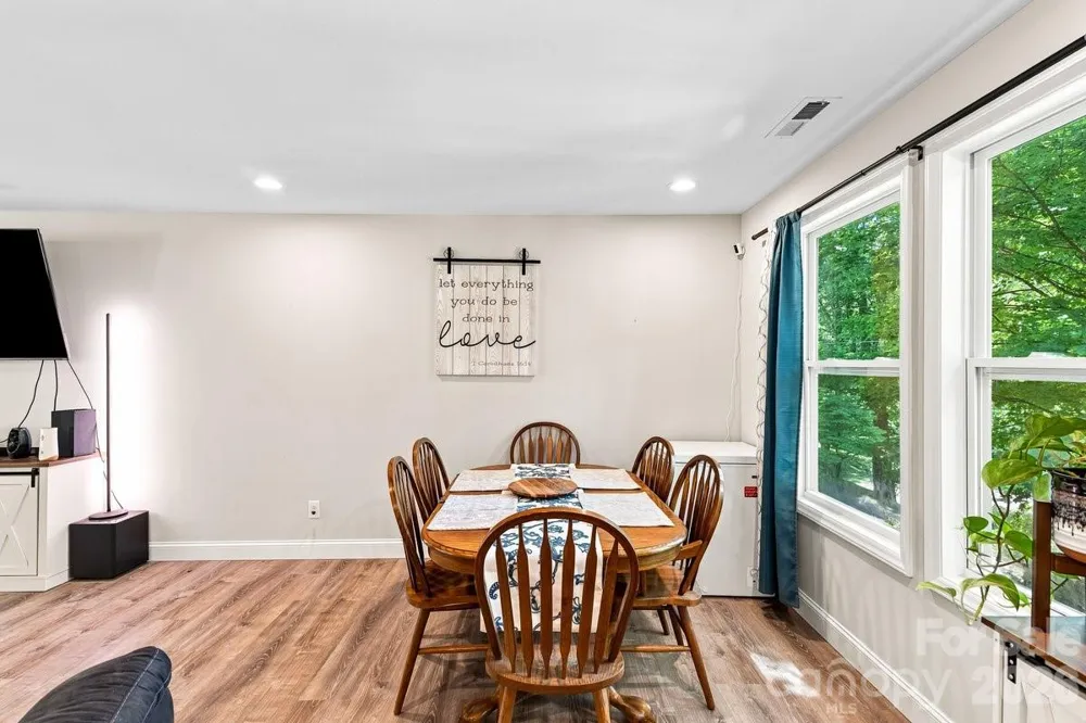 98 Dryid Hill Road Swannanoa, NC 28778