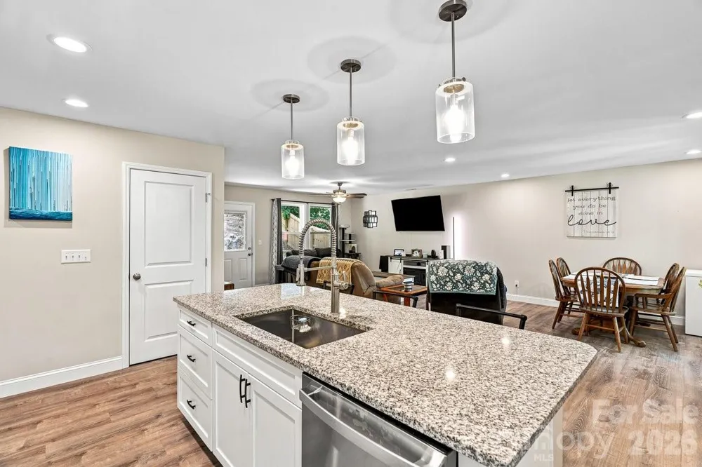 98 Dryid Hill Road Swannanoa, NC 28778