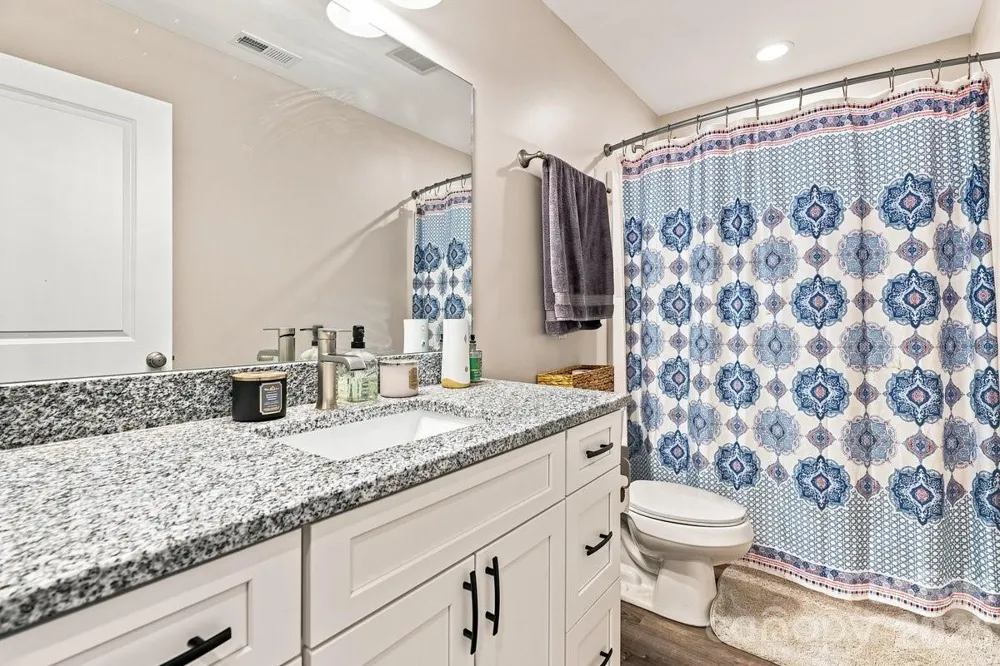 98 Dryid Hill Road Swannanoa, NC 28778