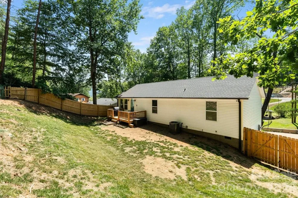 98 Dryid Hill Road Swannanoa, NC 28778
