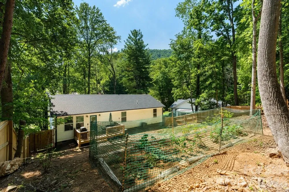 98 Dryid Hill Road Swannanoa, NC 28778