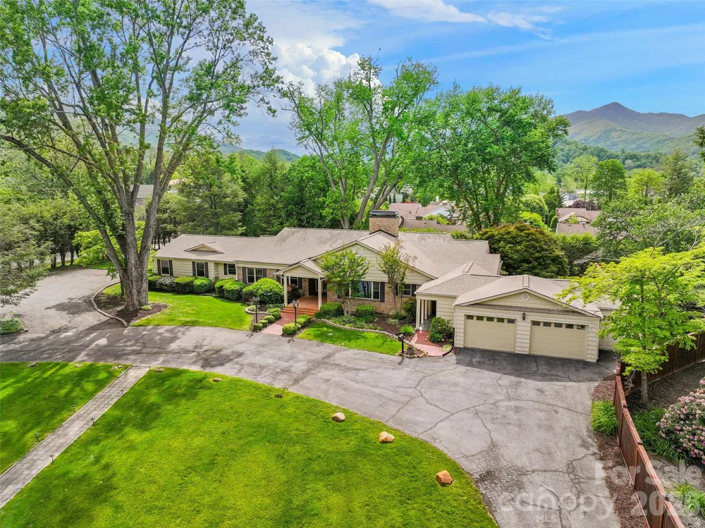 142 Country Club Drive Waynesville, NC 28786