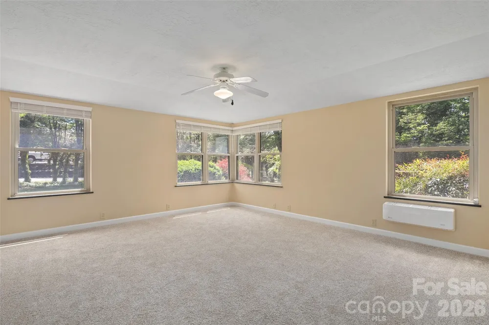142 Country Club Drive Waynesville, NC 28786
