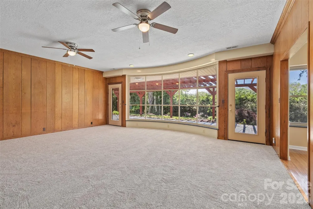 142 Country Club Drive Waynesville, NC 28786