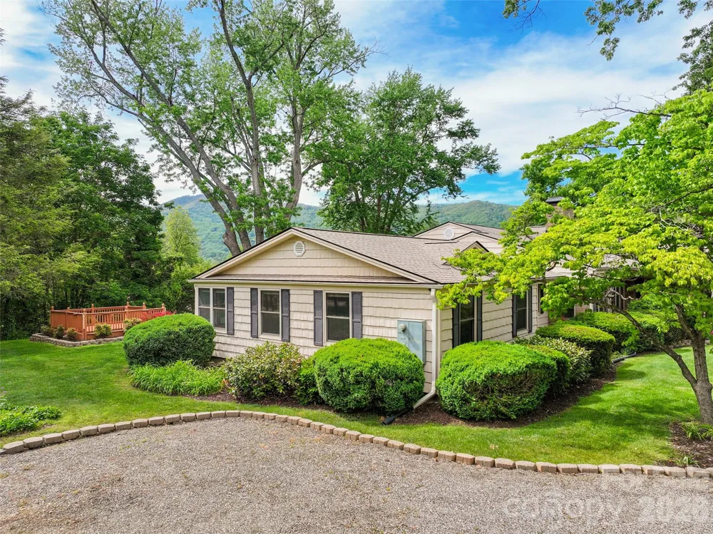 142 Country Club Drive Waynesville, NC 28786