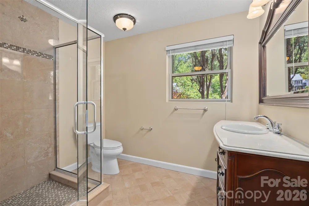 142 Country Club Drive Waynesville, NC 28786