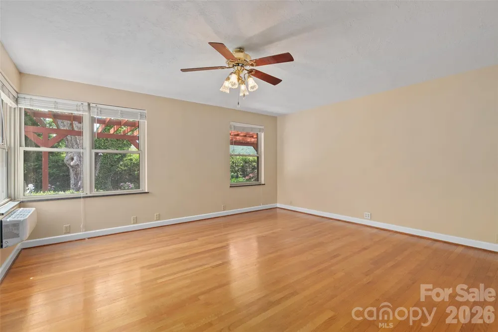 142 Country Club Drive Waynesville, NC 28786