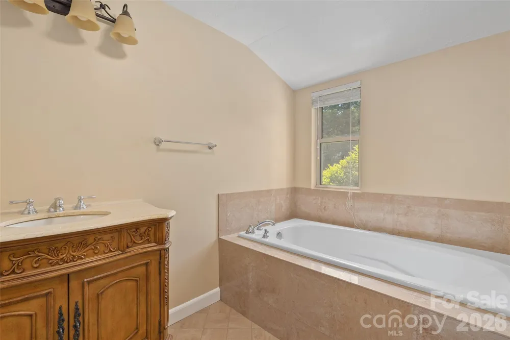 142 Country Club Drive Waynesville, NC 28786