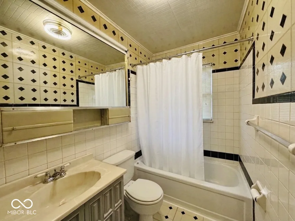 415 E 28th Street Muncie, IN 47302