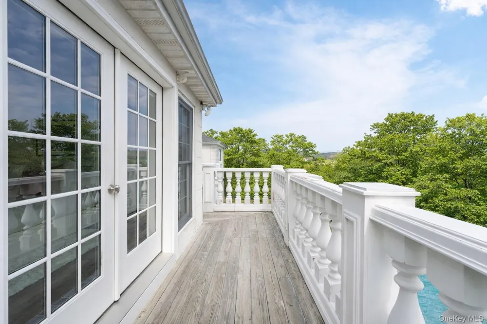 3 Polo Grounds Lane East Quogue, NY 11942