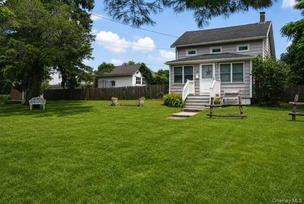63 Smith Street Sayville, NY 11782