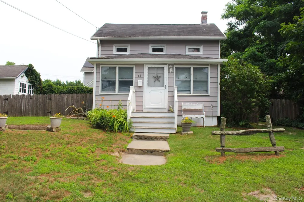 63 Smith Street Sayville, NY 11782